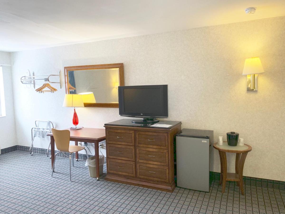 6 Mcgraw, Ny - Cortland Hotel